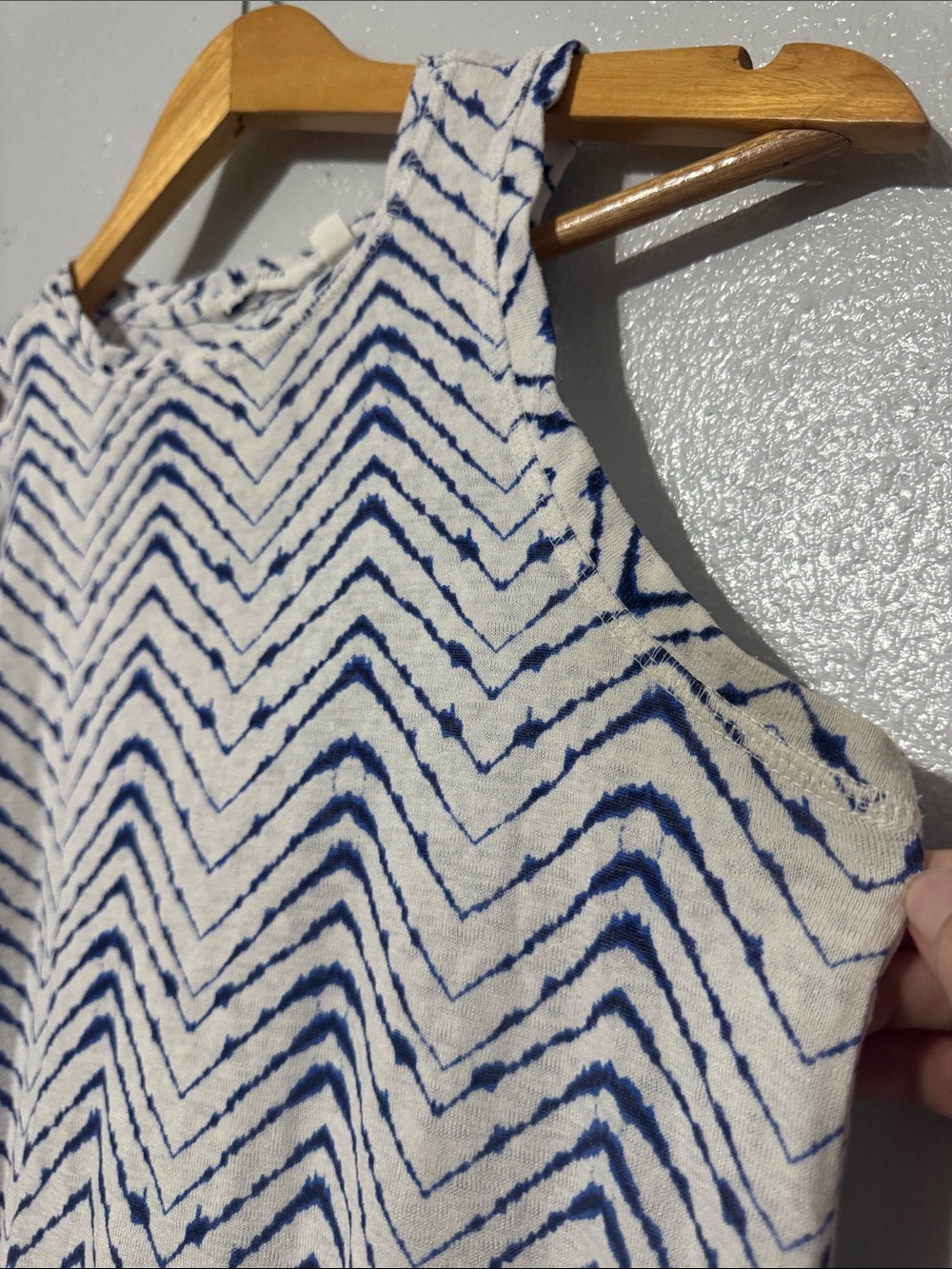Athleta Blue White Ikat Chevron High Neck Muscle Tank Top XS - Picture 2 of 5